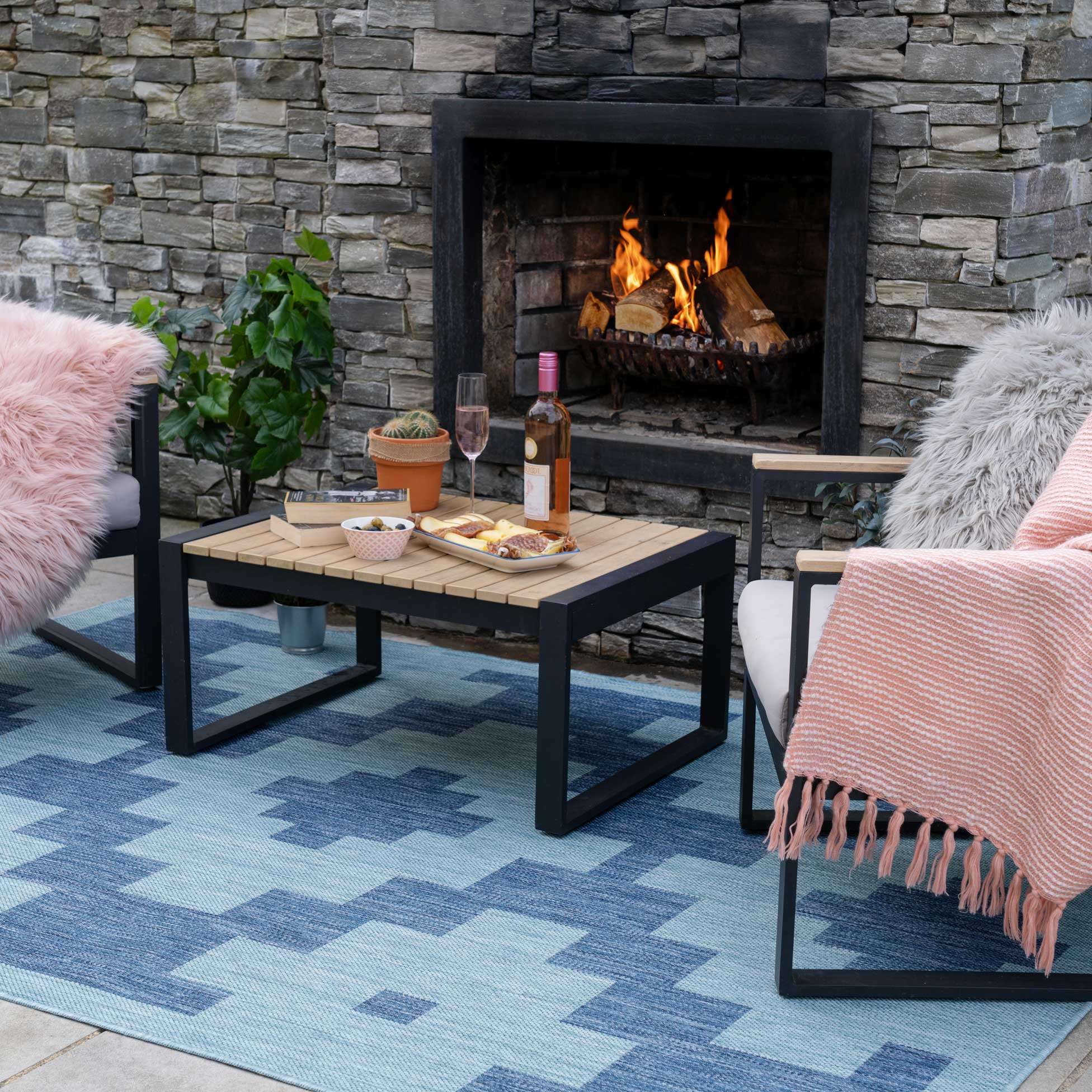 Blue Geometric Indoor Outdoor Area Rug - Shelly - Image 3
