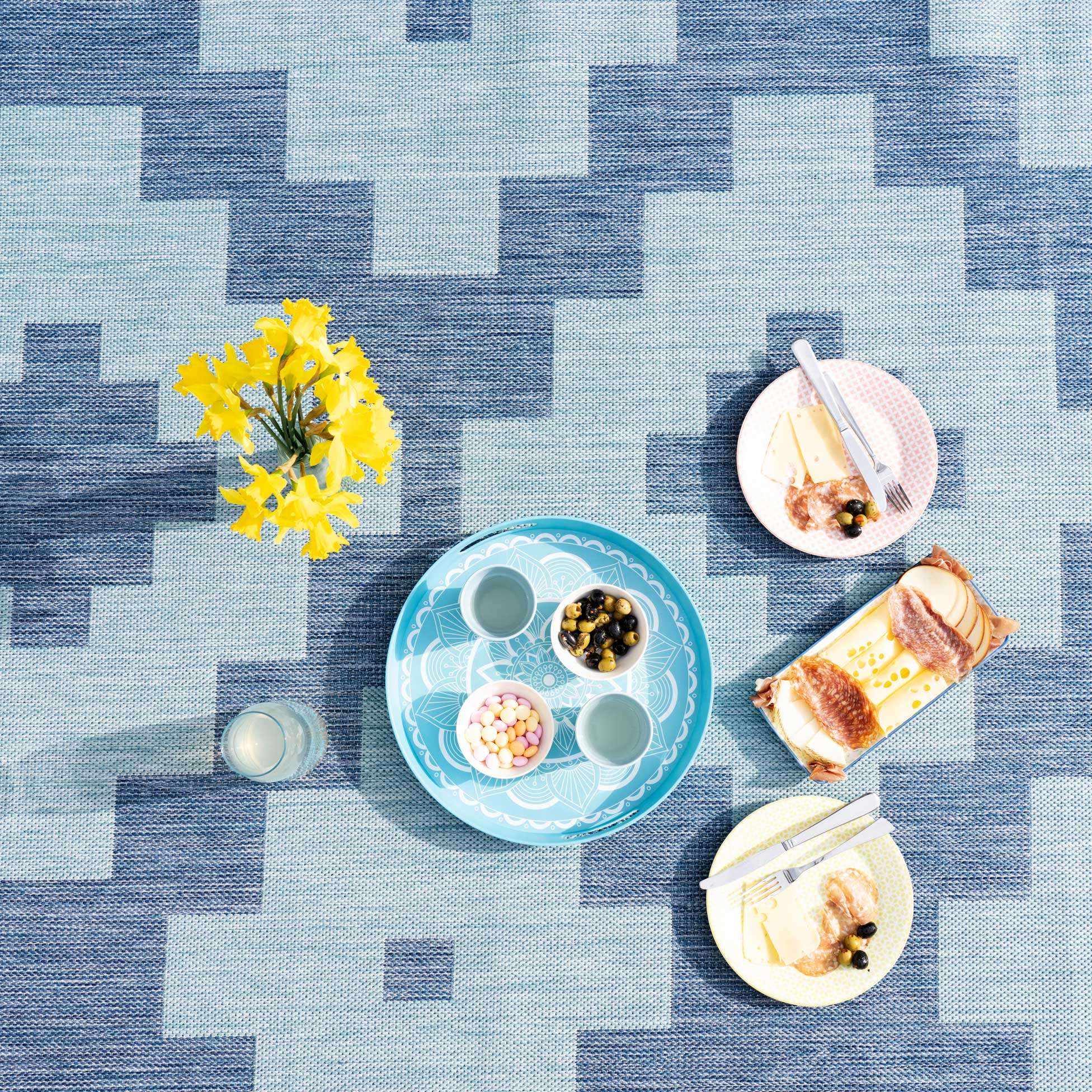 Blue Geometric Indoor Outdoor Area Rug - Shelly - Image 4