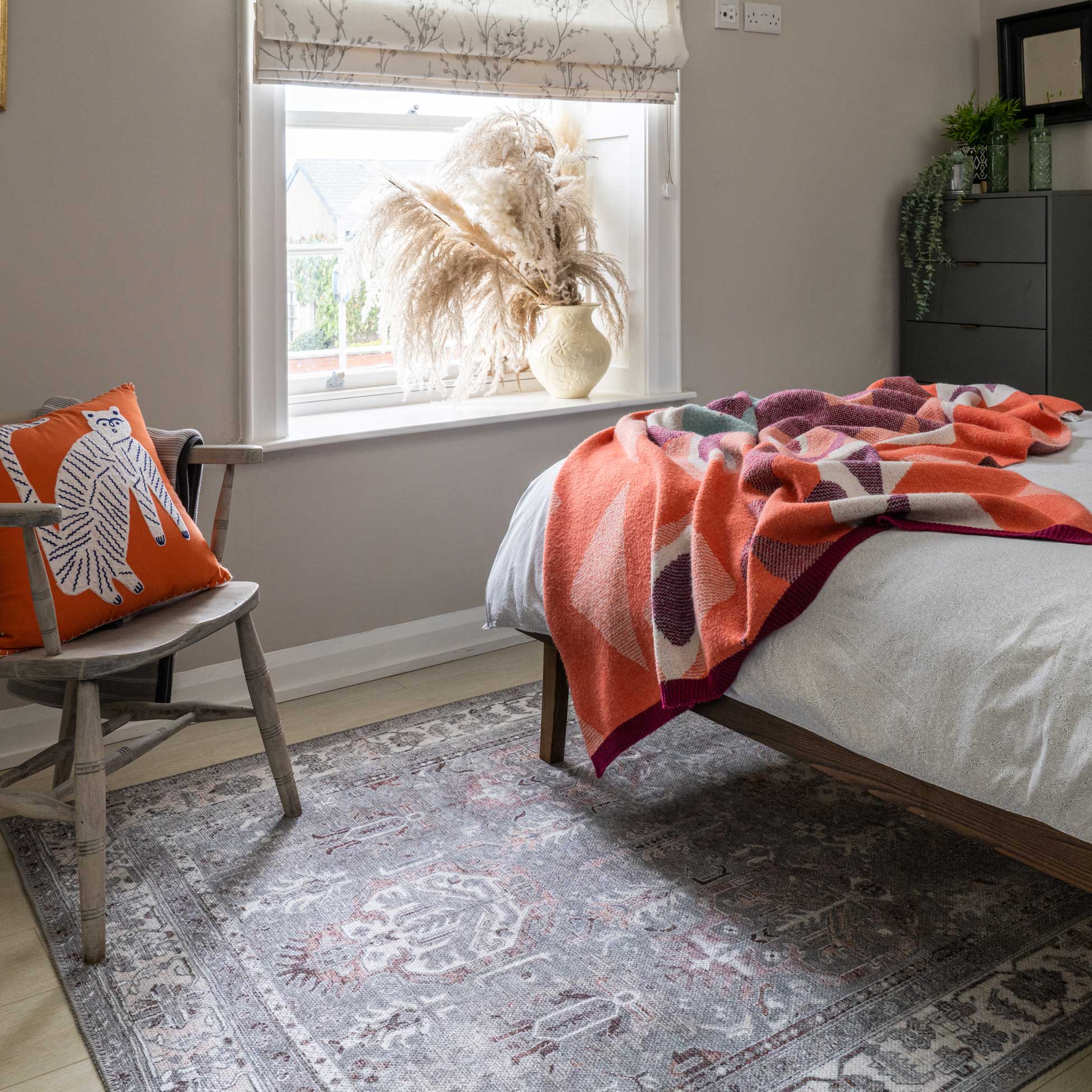 Flatwoven Washable Distressed Grey Bordered Rug - Grand - Image 3