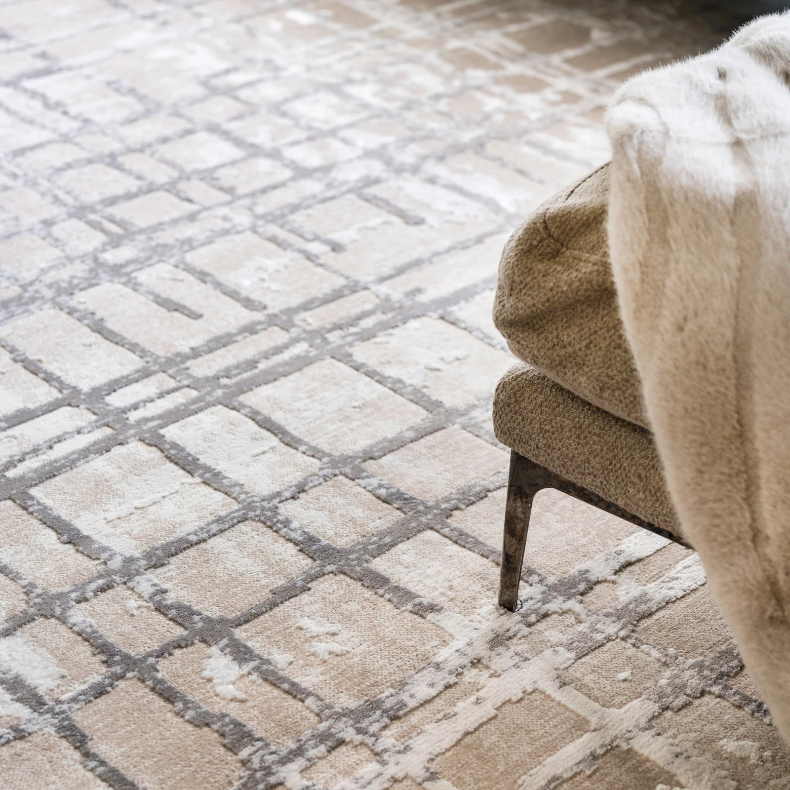 Distressed Linear Beige Silver Rug - Diora - Image 11