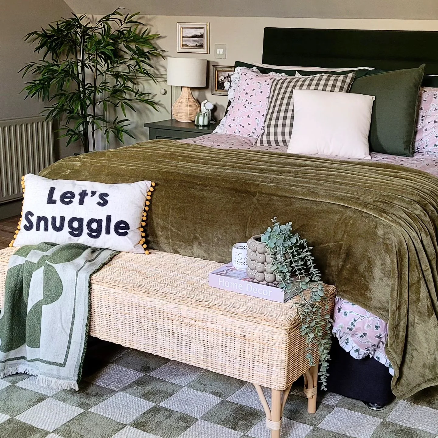 Green Retro Checkerboard Rug - Maze - Image 4