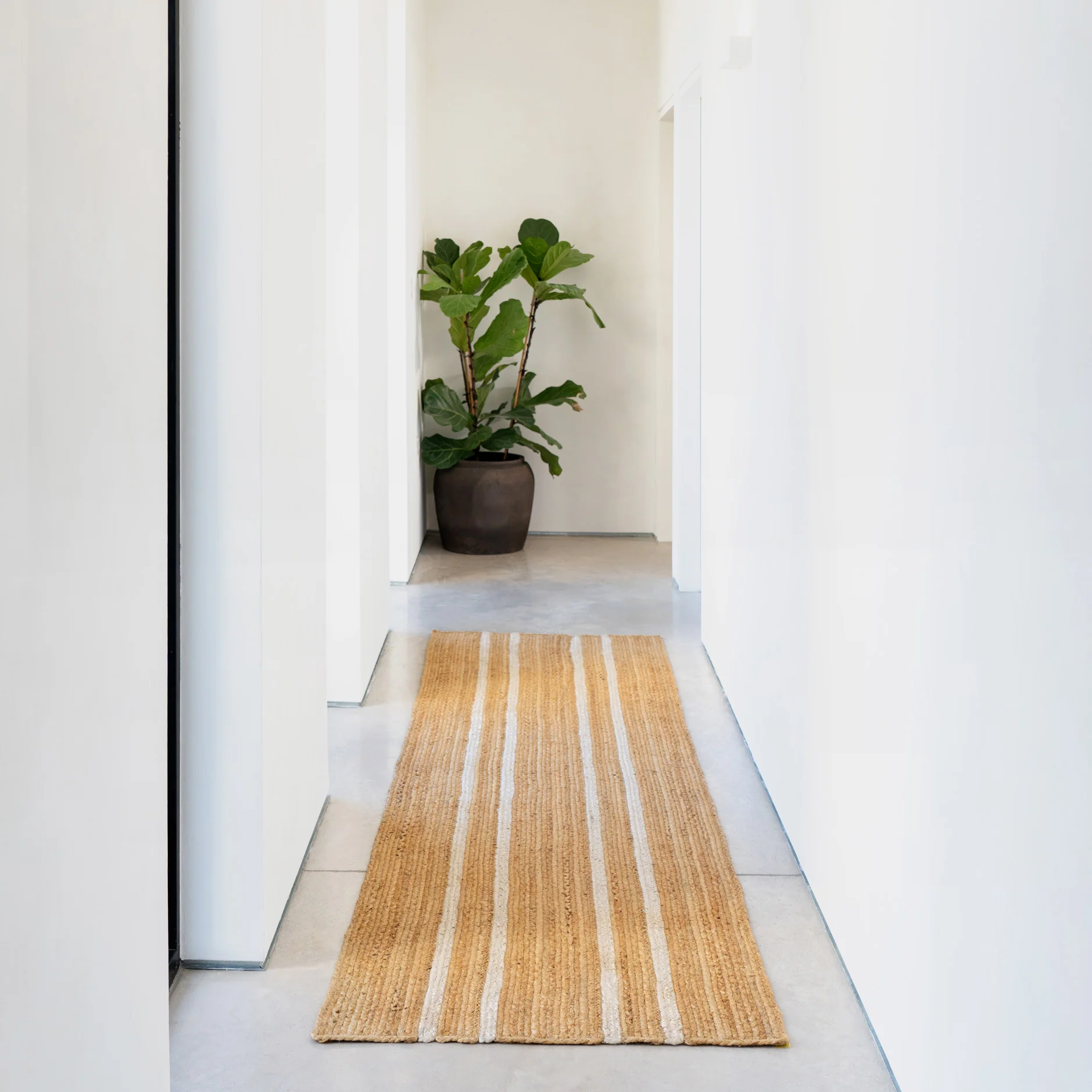 Handwoven Brown Jute Braided Line Rug - Saria - Image 5