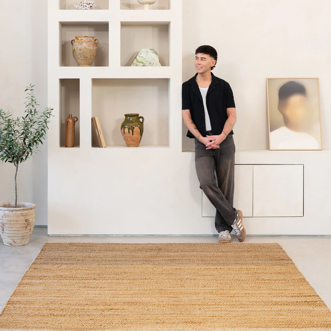 Natural Handwoven Brown Jute Border Rug - Alma - Image 3