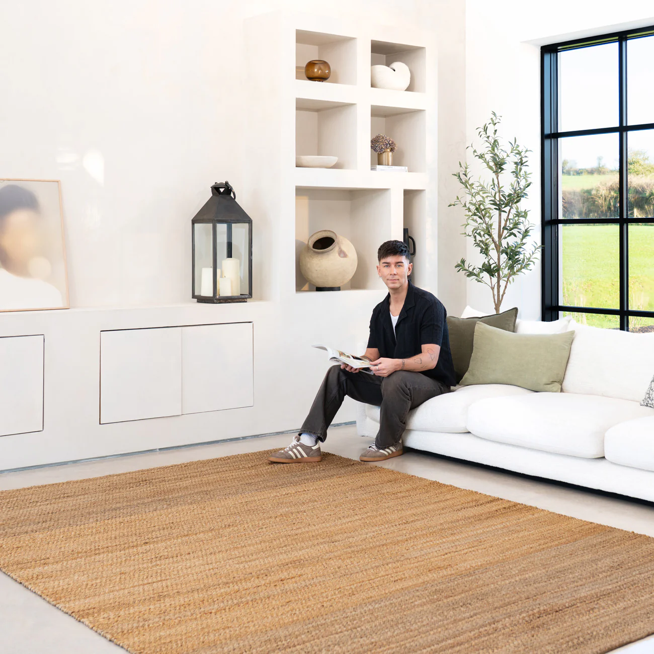 Natural Handwoven Brown Jute Border Rug - Alma - Image 5