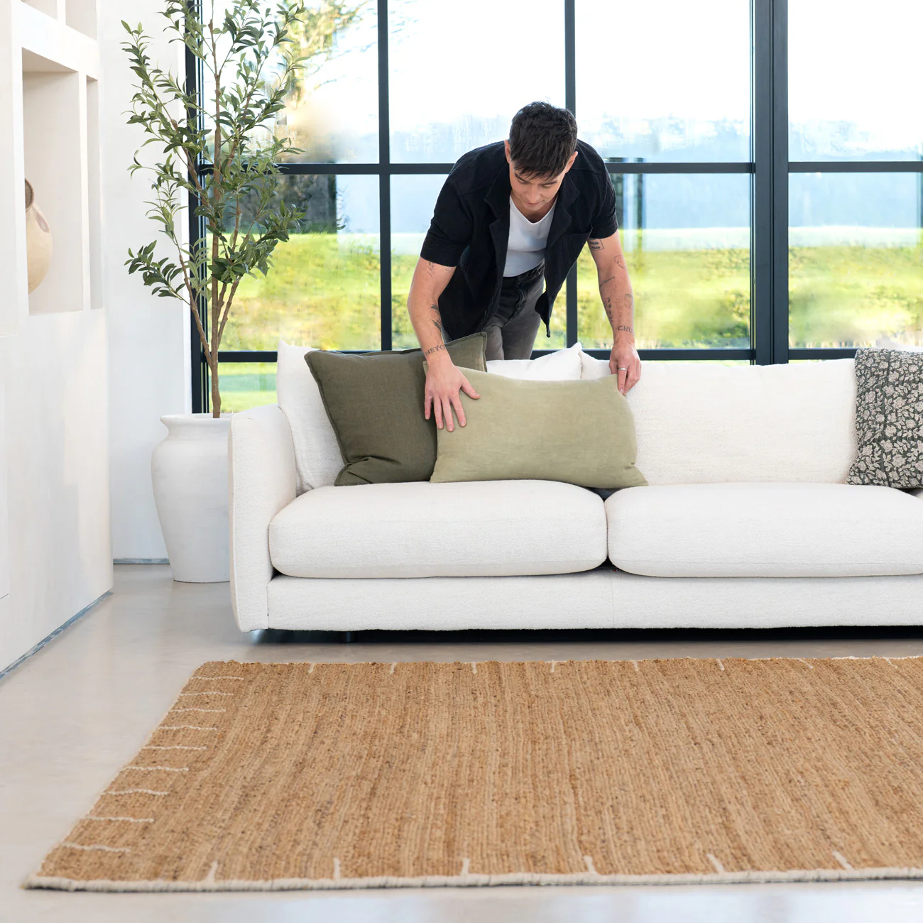 Natural Handwoven Brown Jute Framed Rug - Annie - Image 4