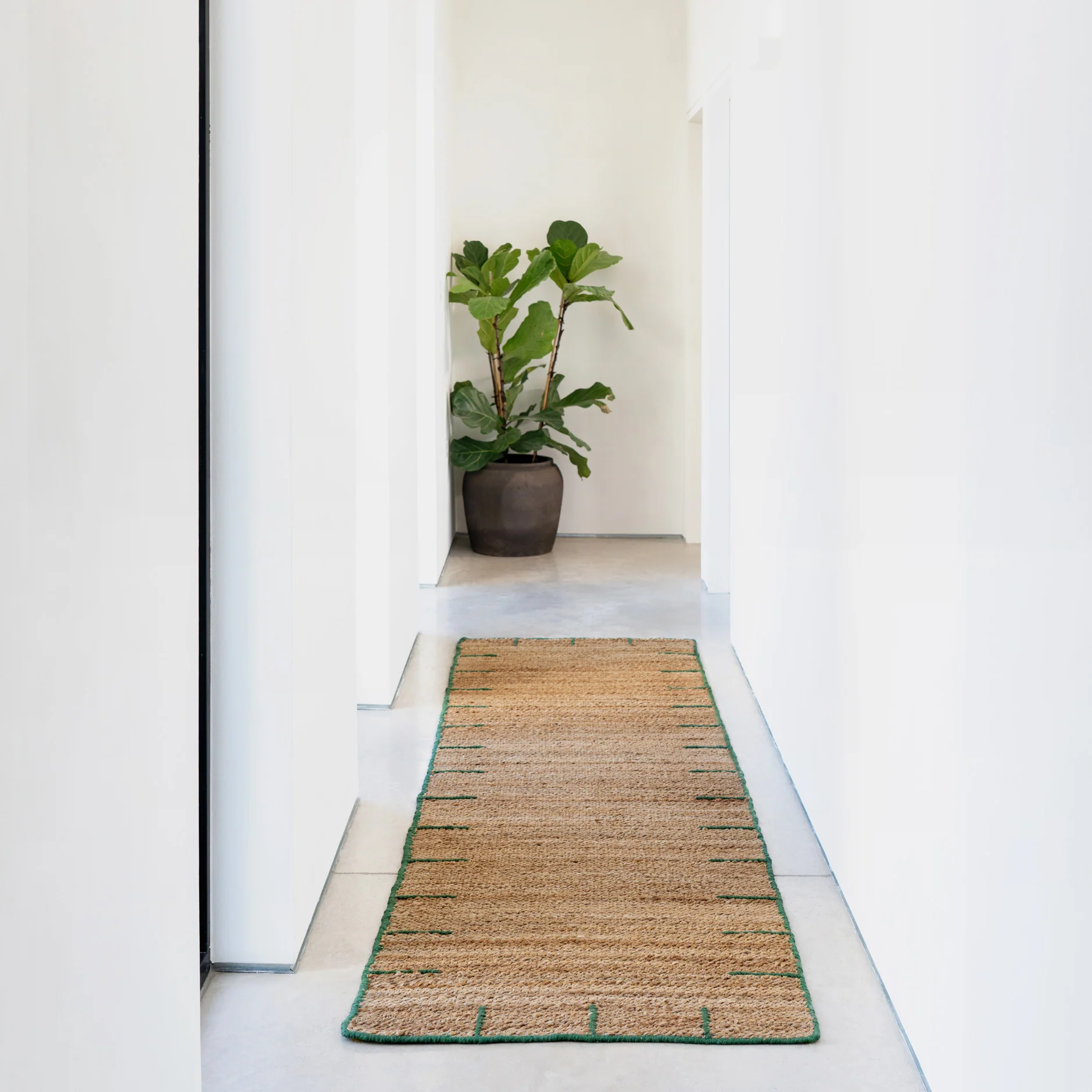 Natural Handwoven Brown Jute Framed Rug - Oakley - Image 5