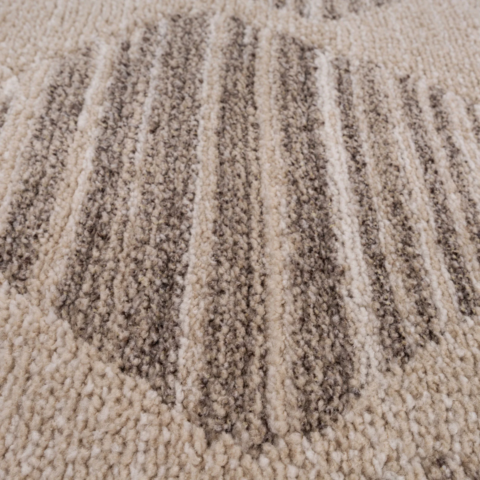 Neutral Diamond Pattern Area Rug - Lucas - Image 6