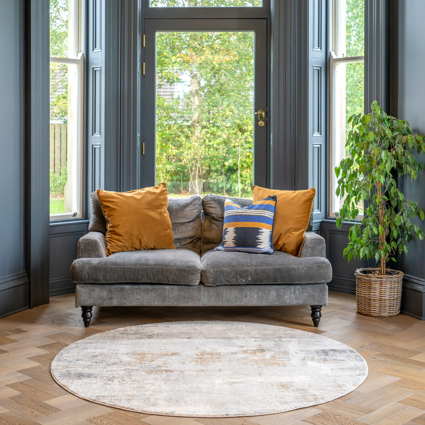 Soft Grey Gold Abstract Circle Rug - Moonshine - Image 3