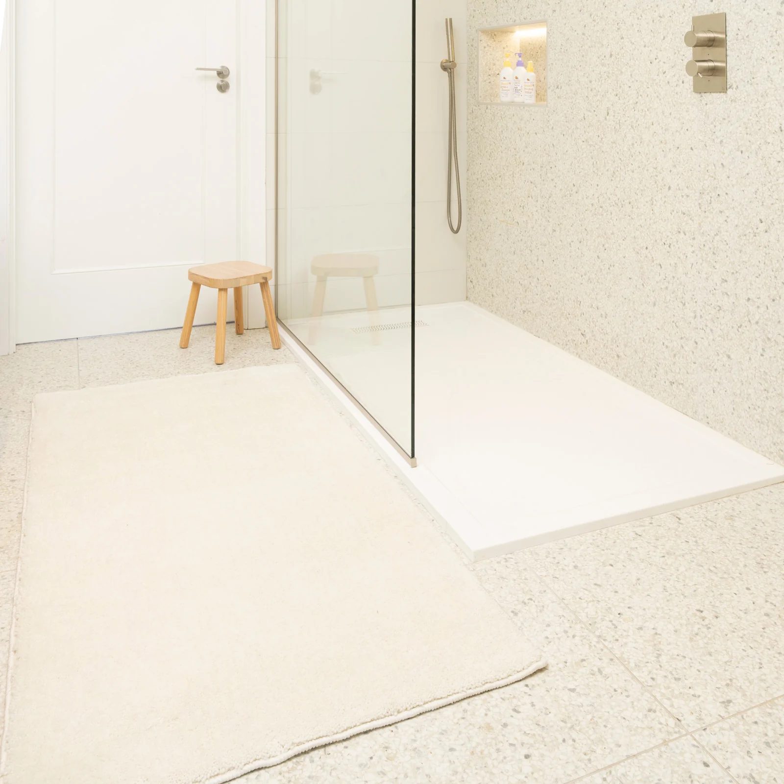 Soft Washable Light Cream Shaggy Rug - Image 5