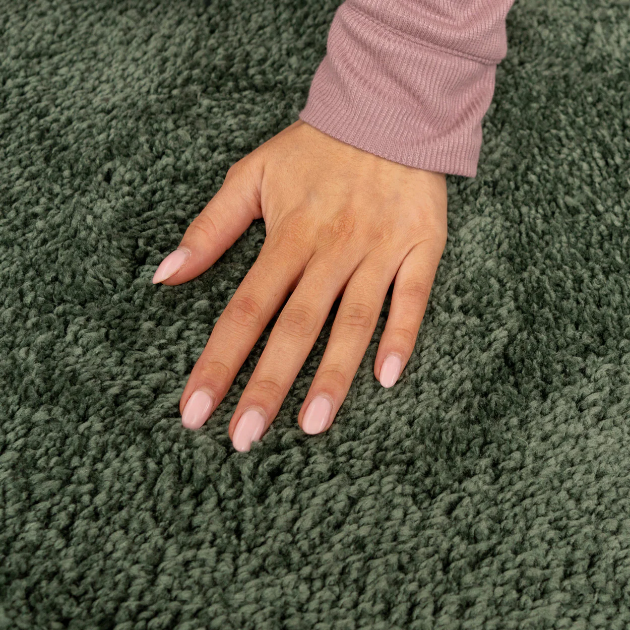 Soft Washable Green Shaggy Rug - Image 4