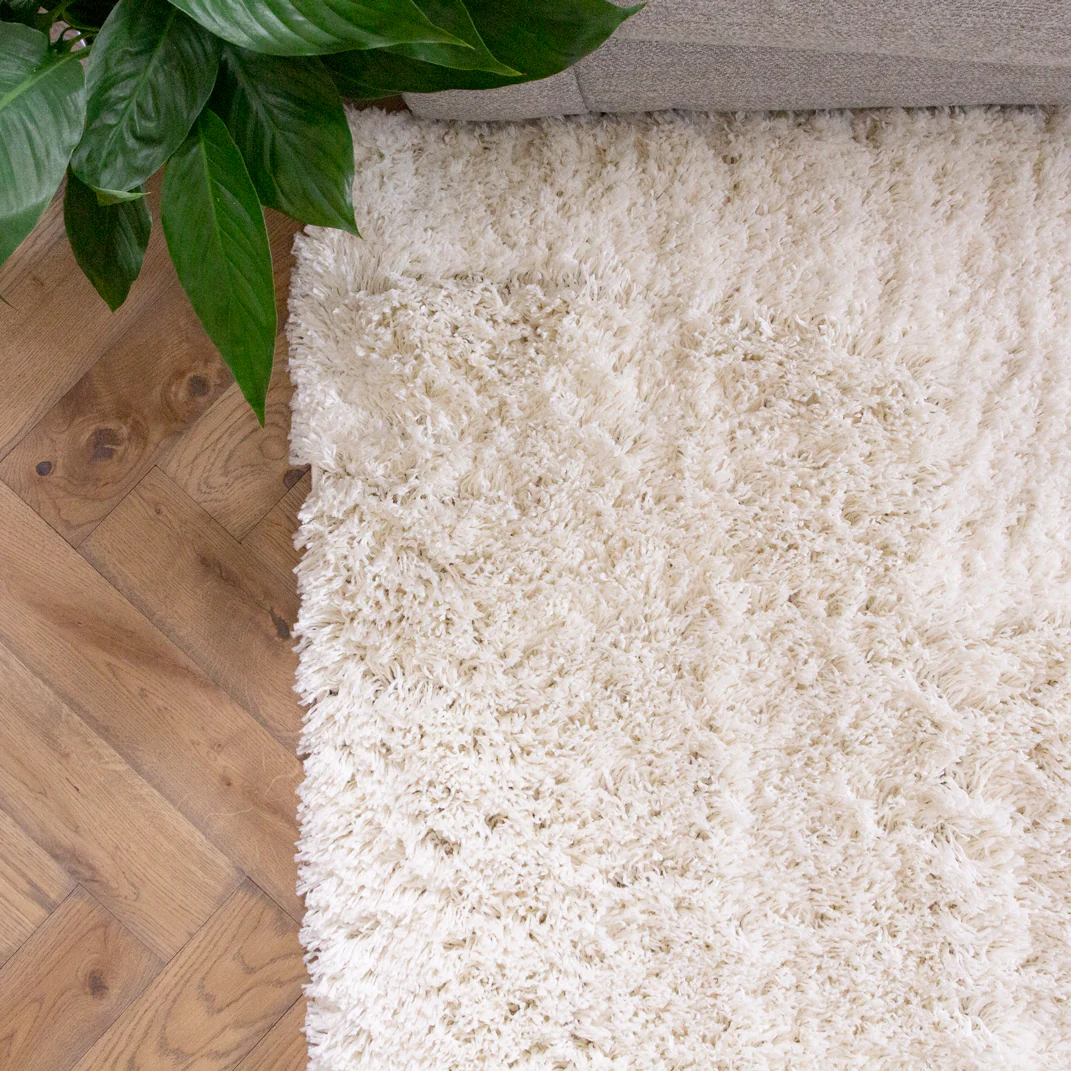Soft Everyday Cream White Shaggy Rug - Image 4