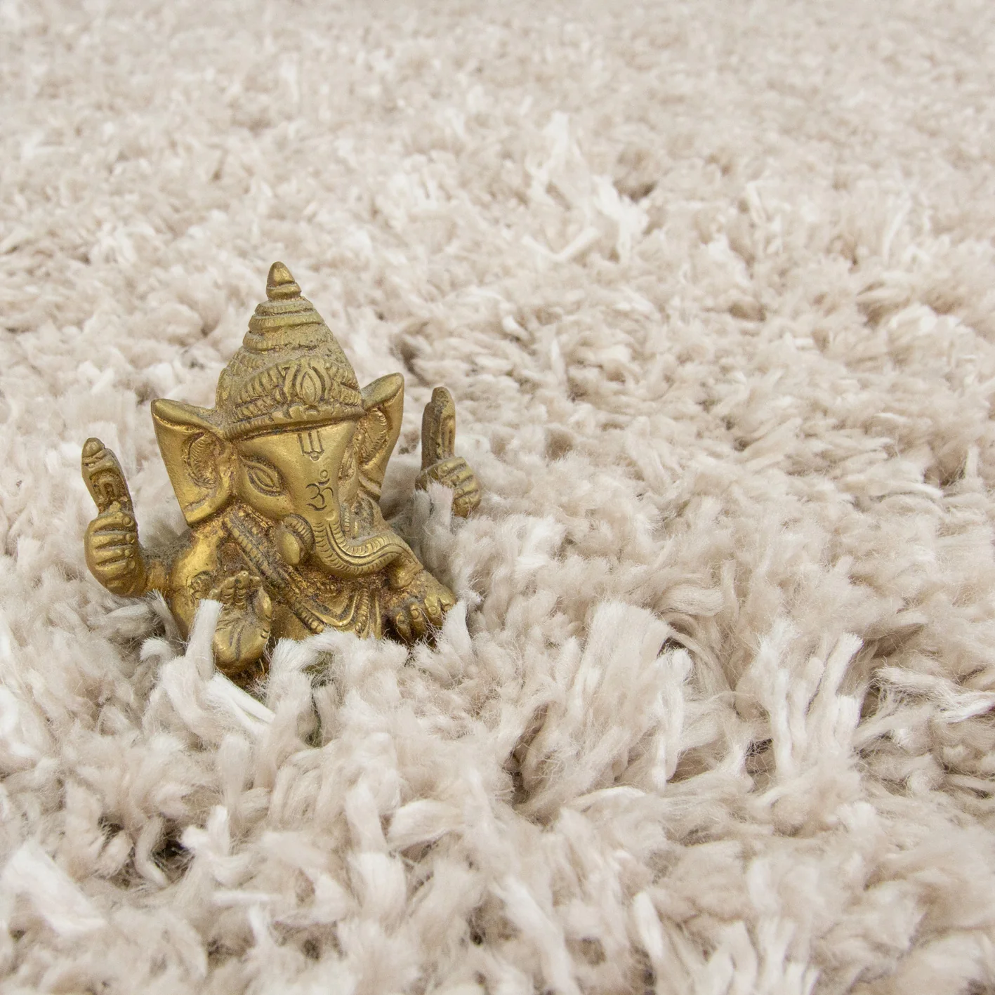 Soft Everyday Light Beige Shaggy Rug - Image 4