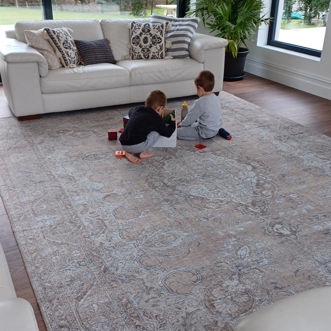 Flatwoven Washable Traditional Distressed Beige Rug - Zoe - Image 3