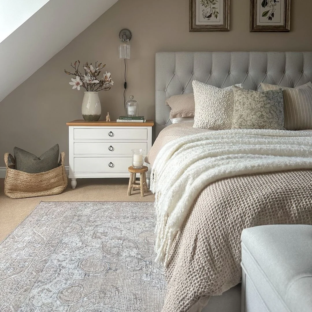 Flatwoven Washable Traditional Distressed Beige Rug - Zoe - Image 4