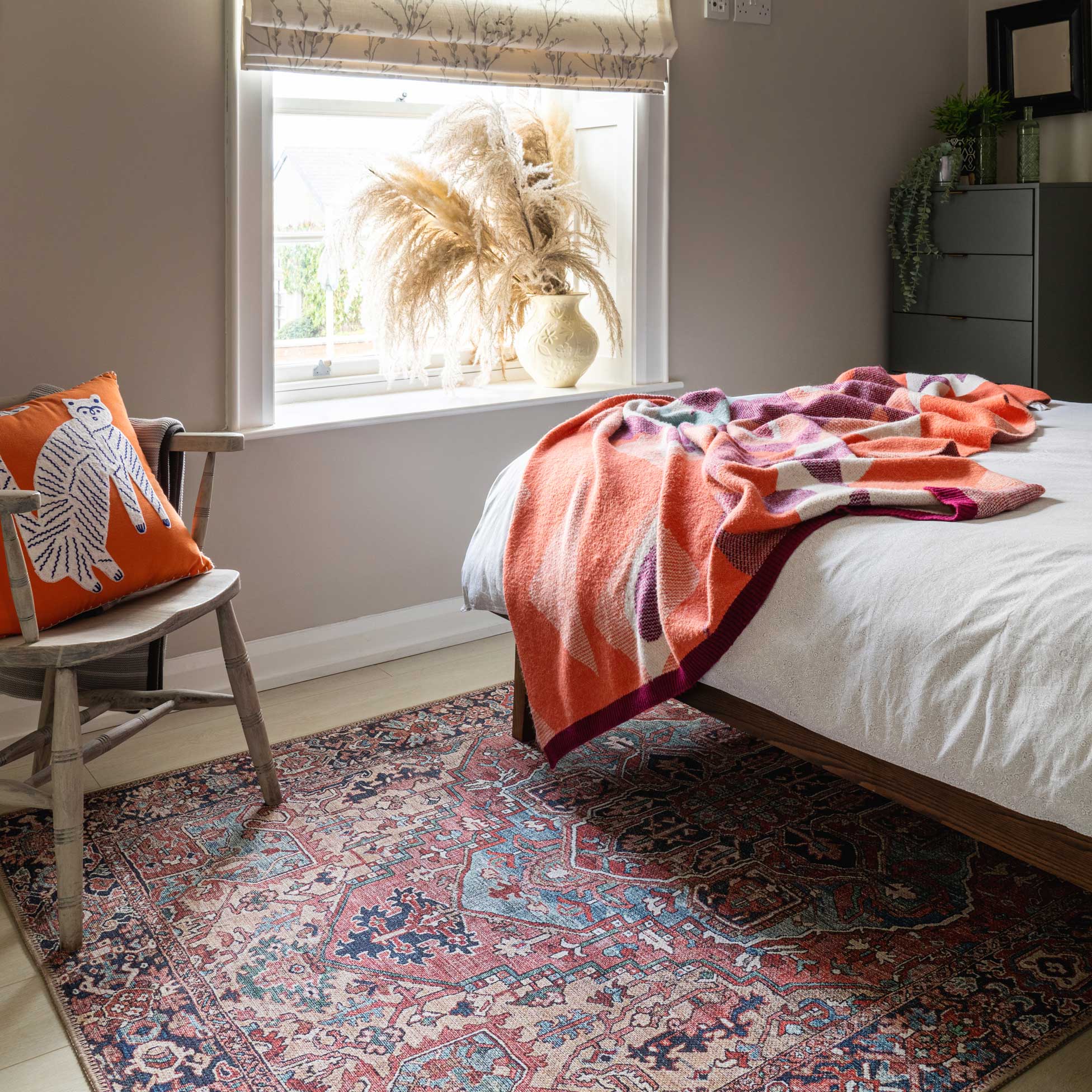 Flatwoven Washable Red Distressed Traditional Rug - Savanna - Image 14