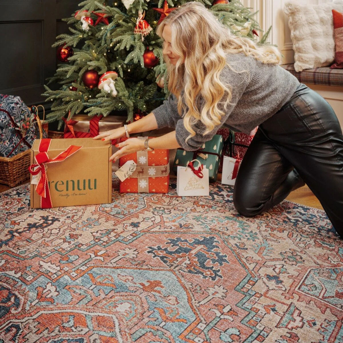 Flatwoven Washable Red Distressed Traditional Rug - Savanna - Image 9