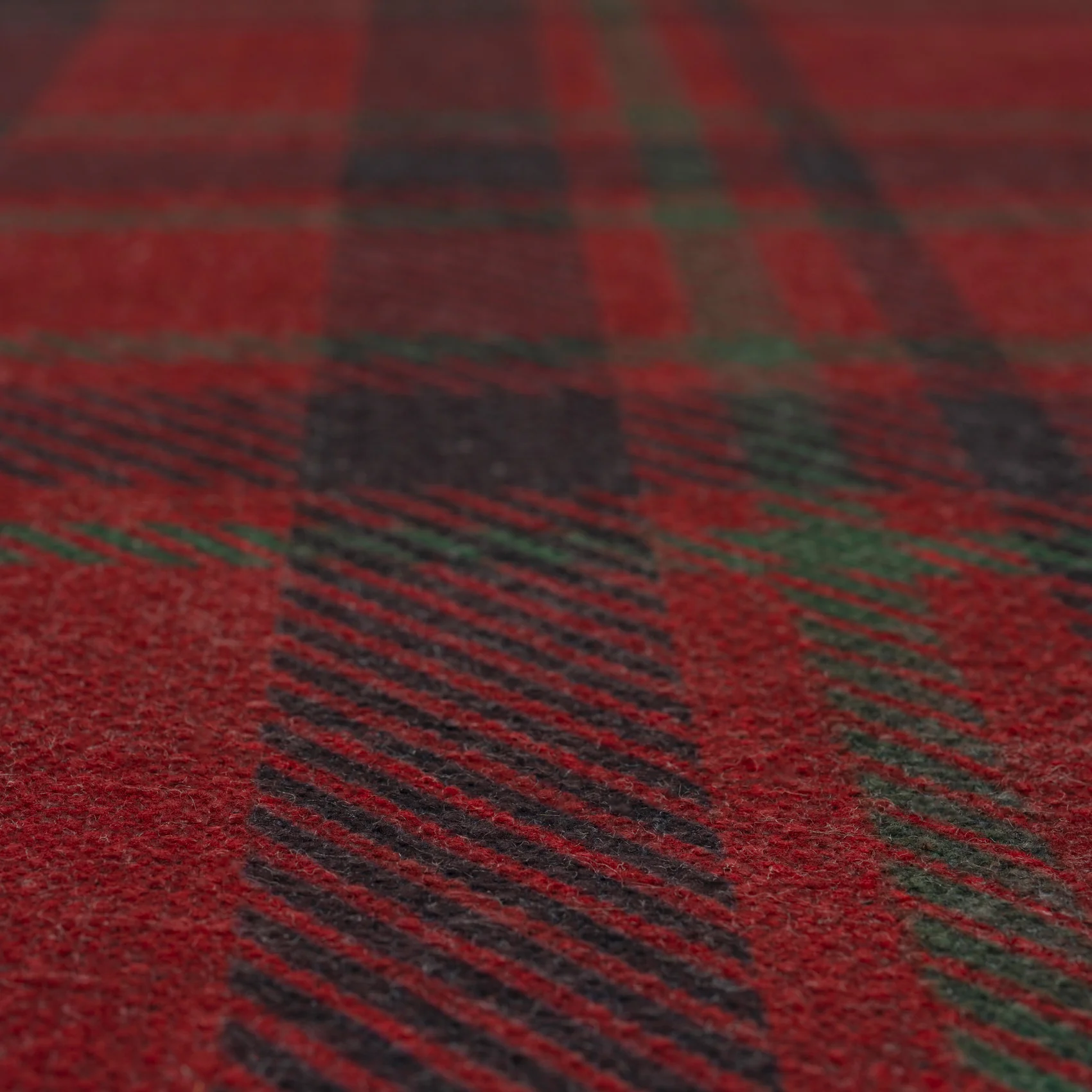 Washable Red Tartan Heritage Rug - Finn - Image 8